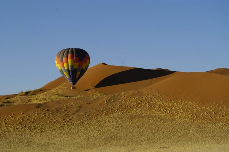 Balloon In Dunes 10